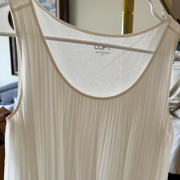 Loft accordion modal overlay blouse - Picture 4 of 6